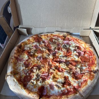 Stango’s Pizza Parlor - Pepperoni and meat supreme - Pizza Near Me - San Angelo, Texas Stango’s Pizza Parlor - Pepperoni and meat supreme - Pizza Near Me - San Angelo, Texas