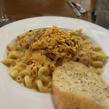 The Fred - Smoked Gouda Green Chili Mac with Chicken - Seafood Near Me - Boonville, Missouri
