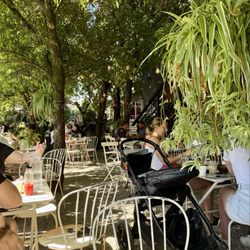 Paddock Bakery - We dined in one of the many garden areas.