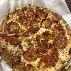 Famous Pizza - 10" Small Pepperoni Pizza
