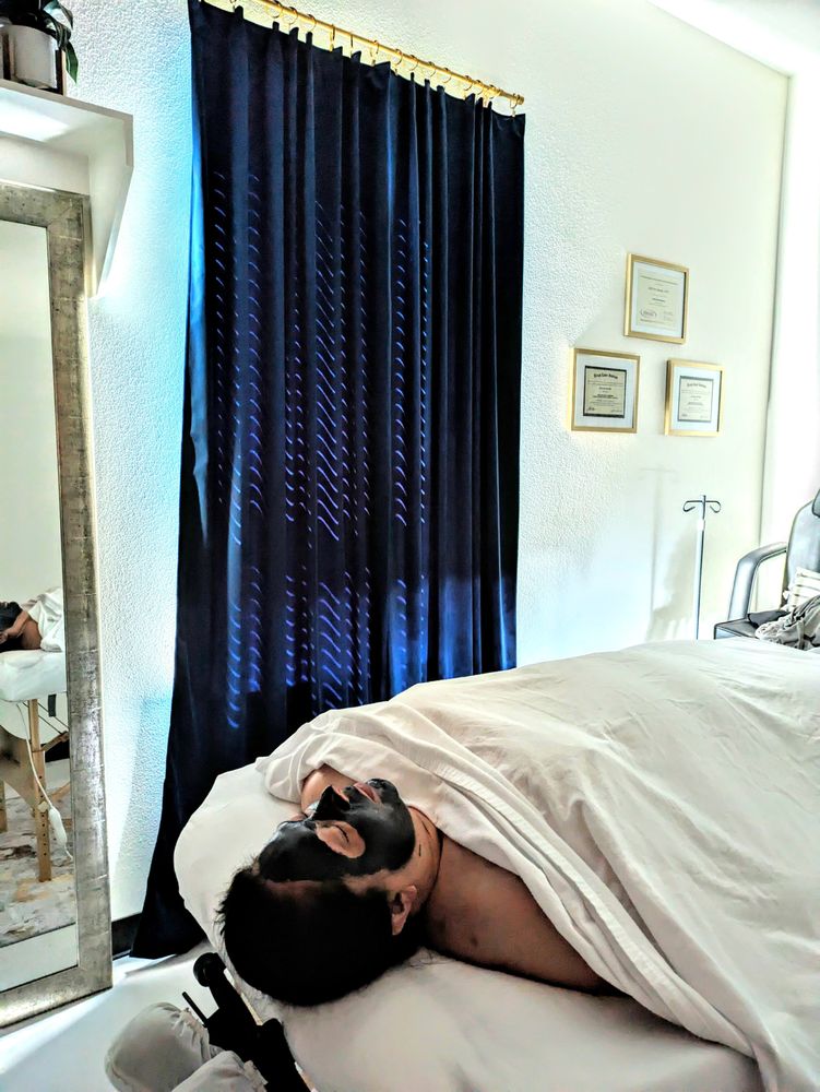 Veronica Byrd Massage Therapist Logo