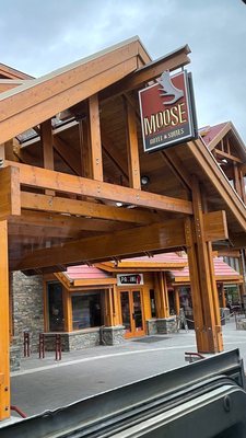 Moose Hotel & Suites by null