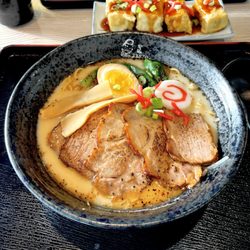 Black Tonkotsu ramen