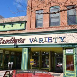 Zandbroz Variety - Front of the store