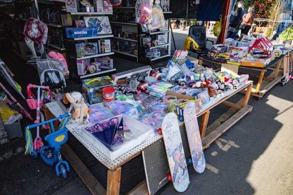 Denio's Farmers Market & Swap Meet by null