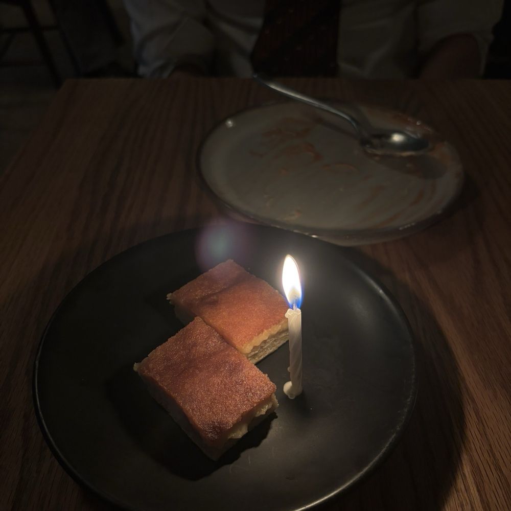 Robin Restaurant - Gooey butter cake - New American Near Me - St. Louis, Missouri