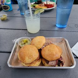 Lulu's BBQ - Sliders, I was lucky to get the last buns, too bad for my friend