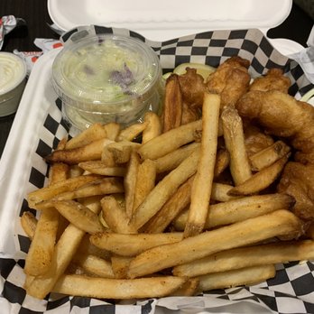Cool Cat Cafe - 4-piece Fish and Chips - American Near Me - Pismo Beach, California