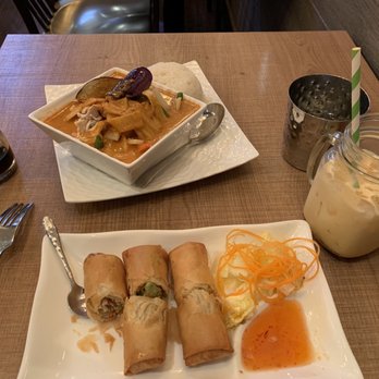 The Thonglor - Thai Iced Tea, Vegetarian roll and red curry chicken. - Thai Near Me - San Francisco, California The Thonglor - Thai Iced Tea, Vegetarian roll and red curry chicken. - Thai Near Me - San Francisco, California