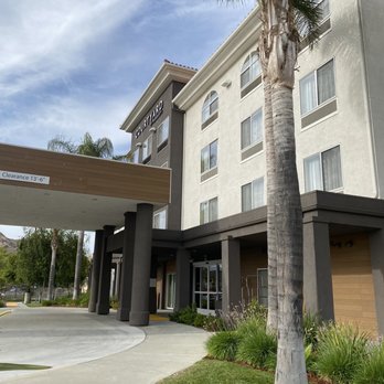 Courtyard by Marriott Ventura Simi Valley - Front entrance of the hotel - Hotels Near Me - Simi Valley, California Courtyard by Marriott Ventura Simi Valley - Front entrance of the hotel - Hotels Near Me - Simi Valley, California