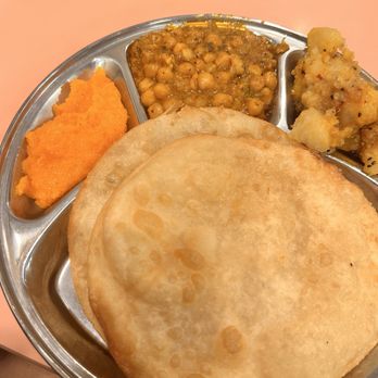 Kabab House - Sunday morning brunch. Loved the chole, aaloo, halwa sooo much. - Pakistani Near Me - Kirkland, Washington