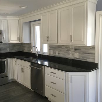 Paradis Remodeling and Building - a clean kitchen - General Contractors Near Me - Southampton, Massachusetts Paradis Remodeling and Building - a clean kitchen - General Contractors Near Me - Southampton, Massachusetts