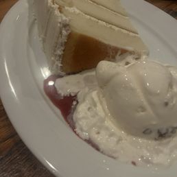 Wedding Cake with vanilla ice cream Wedding Cake with vanilla ice cream