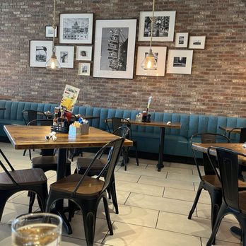 Berries & Batter Cafe - Interior - Breakfast & Brunch Near Me - Frisco, Texas Berries & Batter Cafe - Interior - Breakfast & Brunch Near Me - Frisco, Texas