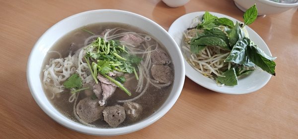 Pho Hong Thom by null