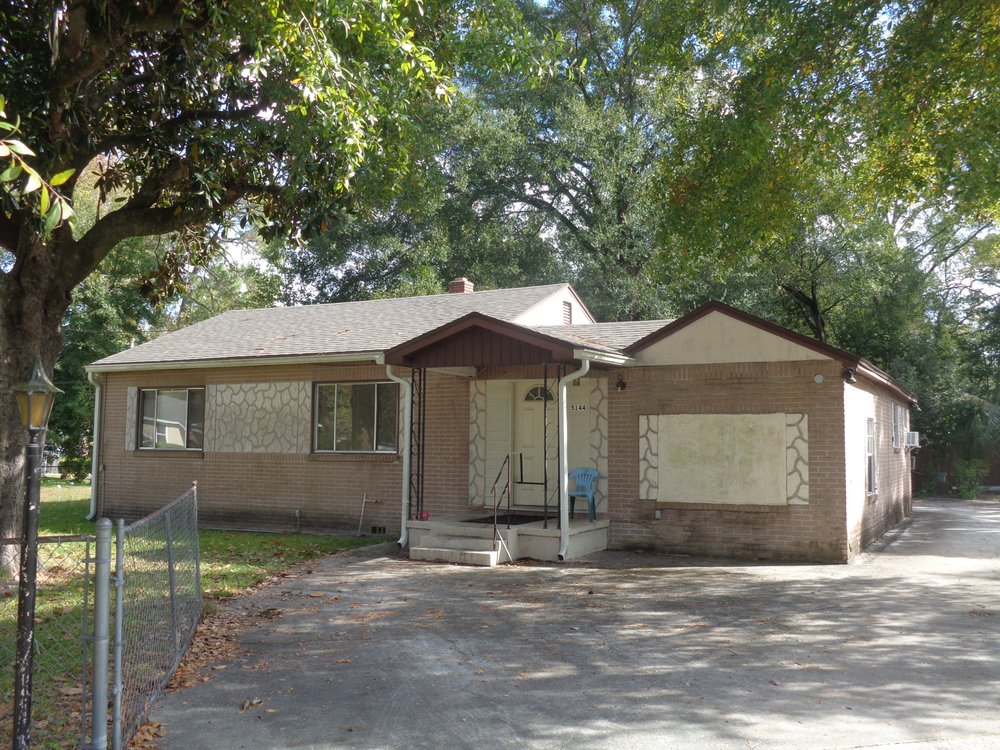 Slide of D & D Roofing