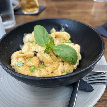 GRANVILLE - Uptown Mac and Cheese - New American Near Me - Studio City, California GRANVILLE - Uptown Mac and Cheese - New American Near Me - Studio City, California