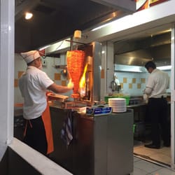 Taquería los Tarascos - Trompo y taquero