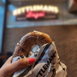 Kettlemans Bagel - Blueberry bagel
