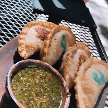Ché - empanada - Argentine Near Me - Cincinnati, Ohio