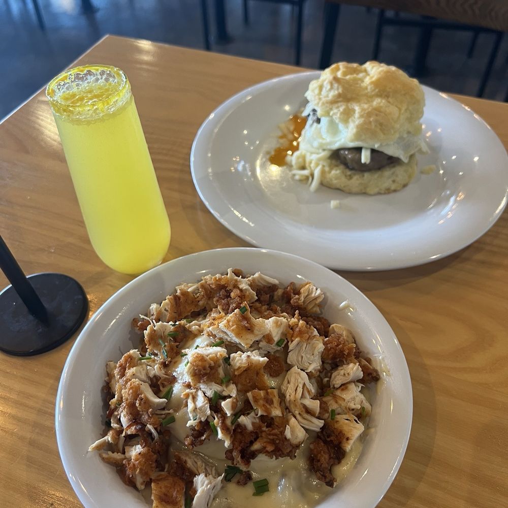 Vicious Biscuit - The Gravy Train + fried chicken - Breakfast & Brunch Near Me - Neptune Beach, Florida