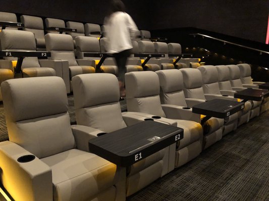 Star Cinema Grill by null
