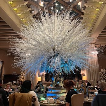 Palm Court - Dining area - Bars Near Me - Chicago, Illinois