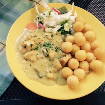 Schneck - Kuřecí směs se žampiony s kroketami - Cafes Near Me - Hluboká nad Vltavou, JC Schneck - Kuřecí směs se žampiony s kroketami - Cafes Near Me - Hluboká nad Vltavou, JC