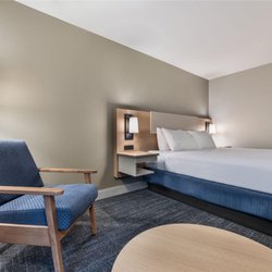 Days Inn & Suites Thunder Bay - Guest room