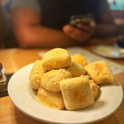 Sam & Rosco's Restaurant - Garlic bread