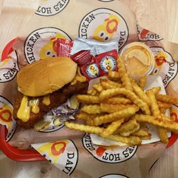 Dave's #4 1 Slider with Fries