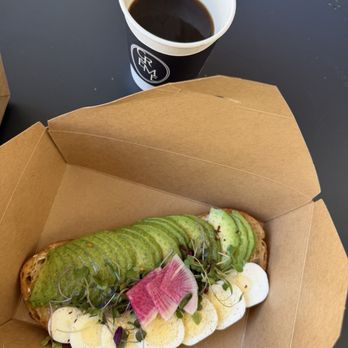 Crème Coffee - Avocado toast and coffee - Coffee & Tea Near Me - Sacramento, California