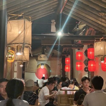 Cheli - Interior - busy and lively! - Shanghainese Near Me - New York, New York
