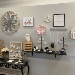 Chic Couture - Fabulous accessories too!