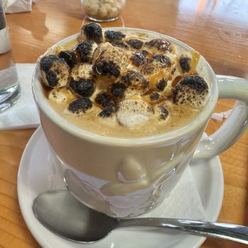Le Café Station Grill - Toasted Marshmellow Hot Lattee - Breakfast & Brunch Near Me - Chicago, Illinois Le Café Station Grill - Toasted Marshmellow Hot Lattee - Breakfast & Brunch Near Me - Chicago, Illinois