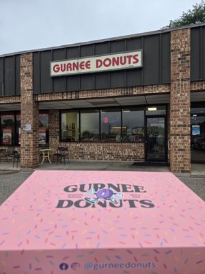 Gurnee Donuts by null