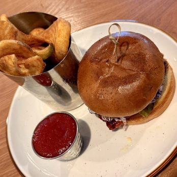 Centro Cali Brewing - Spicy chicken sandwich - Breweries Near Me - Bakersfield, California