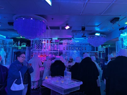 minus5 ICEBAR by null