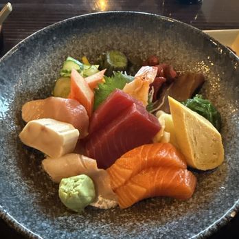 Yuraku - Sushi Bars Near Me - Arlington, Virginia