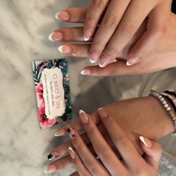 Q Nails & Spa