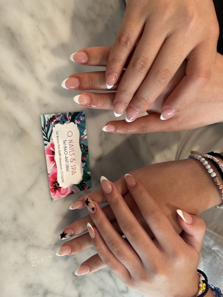 Q Nails & Spa Logo