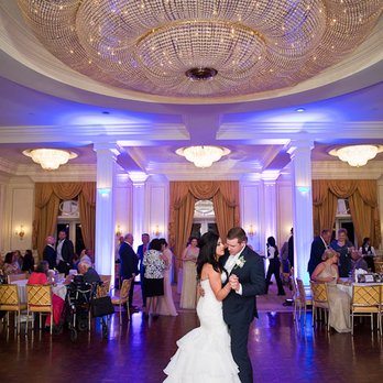 Welch Photography & Video - First Dance Wedding at Chateau Country Club - Videographers Near Me - Covington, Louisiana Welch Photography & Video - First Dance Wedding at Chateau Country Club - Videographers Near Me - Covington, Louisiana