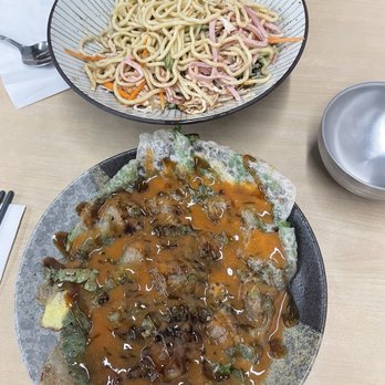 Pearl House Restaurant - Taiwanese oysters pancake and cold chicken noodles - Taiwanese Near Me - Vancouver, British Columbia Pearl House Restaurant - Taiwanese oysters pancake and cold chicken noodles - Taiwanese Near Me - Vancouver, British Columbia