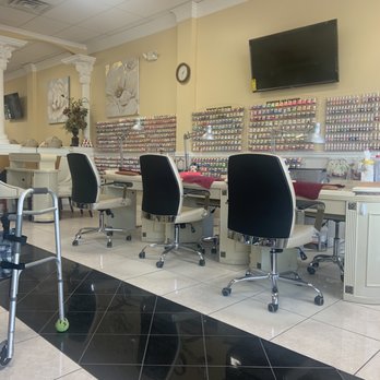 Lady Nails - Nail Salons Near Me - Springfield, Missouri
