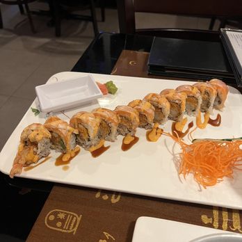 Tsukiji Fusion Sushi - Katy - Heavenly Roll ( I will never get this again.) people please wash your hands. - Japanese Near Me - Katy, Texas