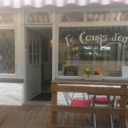 Le Cours d'Eau - La façade du restaurant