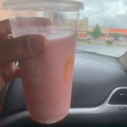 McDonald's - Do large smoothies come like this ?