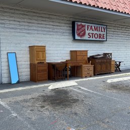 Exterior outside entrance of FS Junk Hauling - We donate! Exterior outside entrance of FS Junk Hauling - We donate!