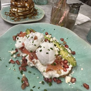 Azur café - Salmon avocado toast with poached eggs - incredible - Breakfast & Brunch Near Me - Paris