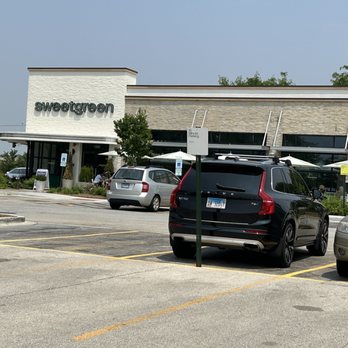 sweetgreen - Healthy Salads, Wraps, and Bowls - Outside - Salad Near Me - Schaumburg, Illinois sweetgreen - Healthy Salads, Wraps, and Bowls - Outside - Salad Near Me - Schaumburg, Illinois